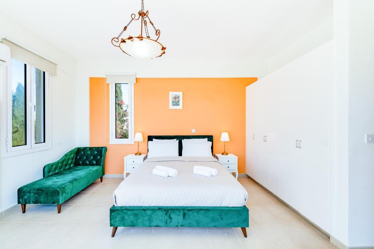 Villa Poseidon Gardens By Ezoria Villas Larnaca Buitenkant foto