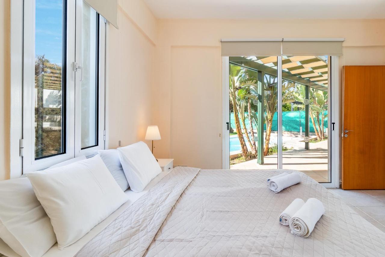 Villa Poseidon Gardens By Ezoria Villas Larnaca Buitenkant foto