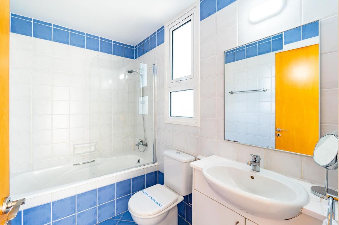 Villa Poseidon Gardens By Ezoria Villas Larnaca Buitenkant foto