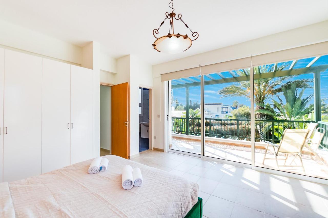 Villa Poseidon Gardens By Ezoria Villas Larnaca Buitenkant foto